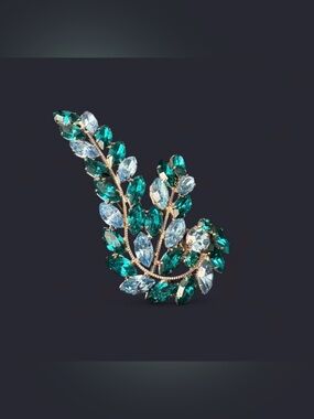 Vintage Austrian Crystal Leaf Brooch – Signed “Made in Austria”